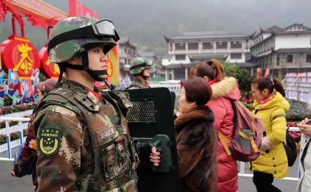 武警站岗执勤，职责与荣耀