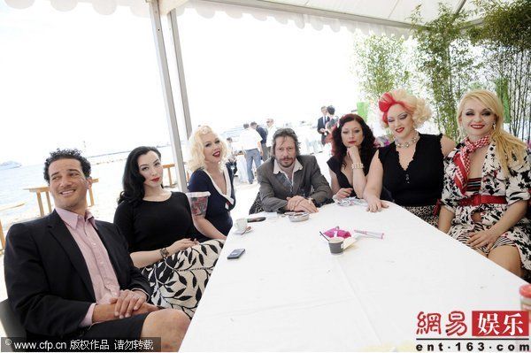 聚餐剧组，团队凝聚力的瞬间