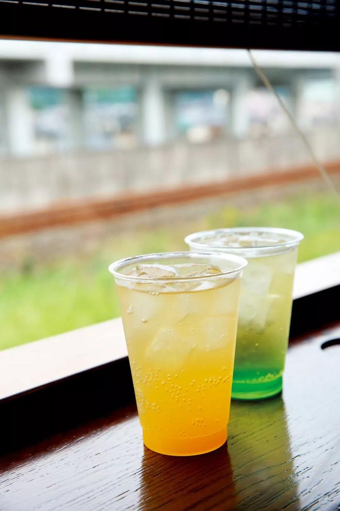 青苹果饮料，清新口感与健康生活的完美结合