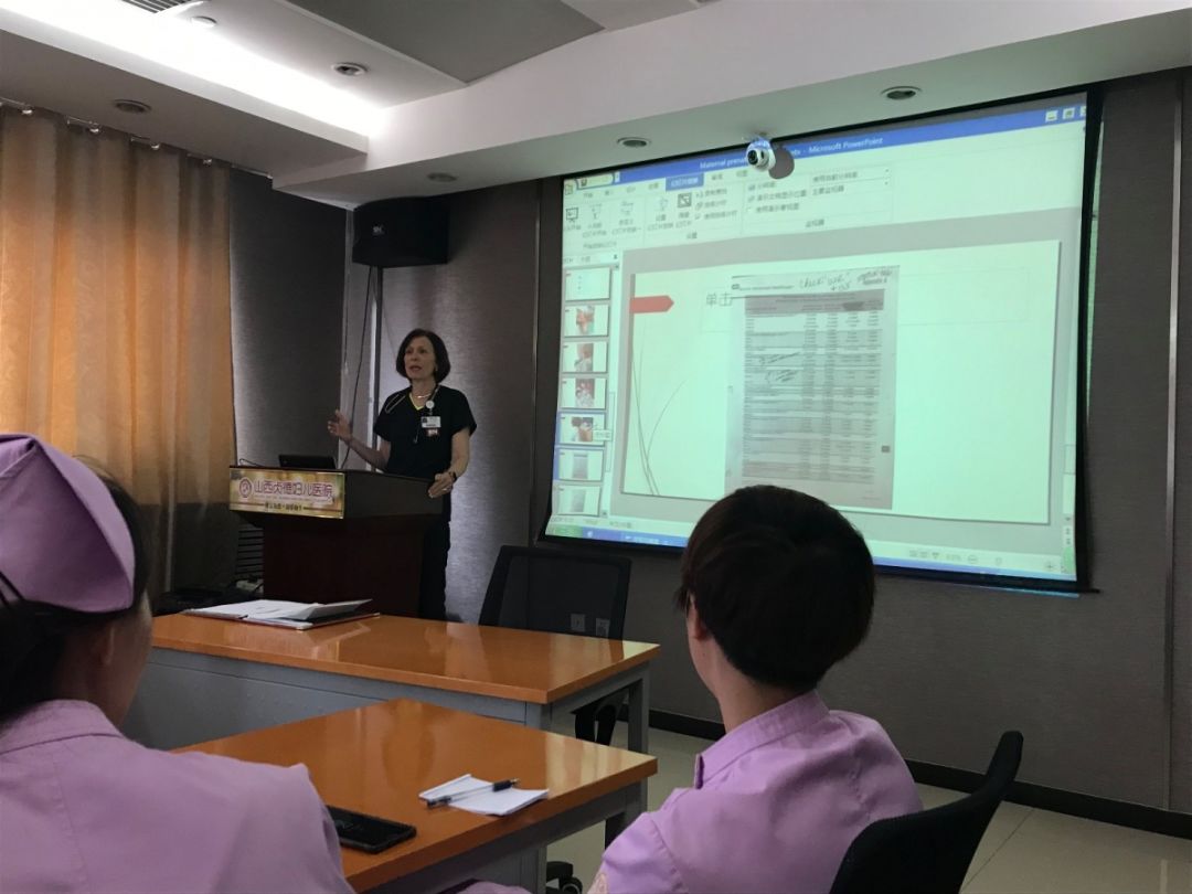 新生儿医疗专家，守护新生儿的健康守护者