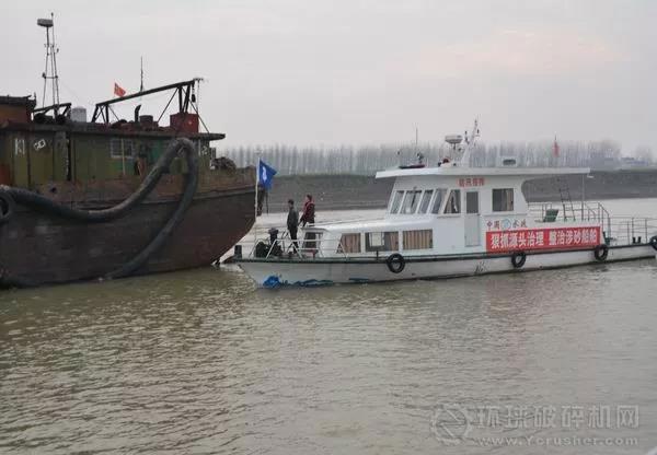 南京长江上的找船运货之旅