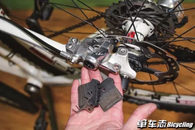 油压碟刹夹器拆解详解