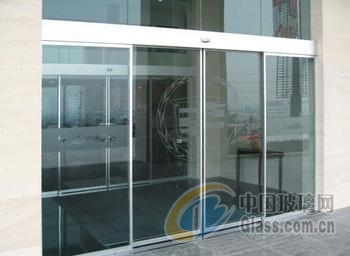 玻璃自动门图片，现代建筑的优雅入口