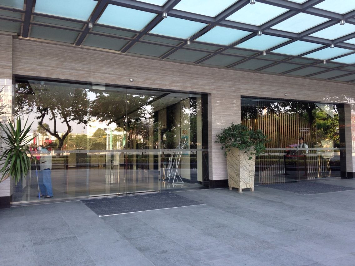 广东自动门，现代建筑的优雅入口