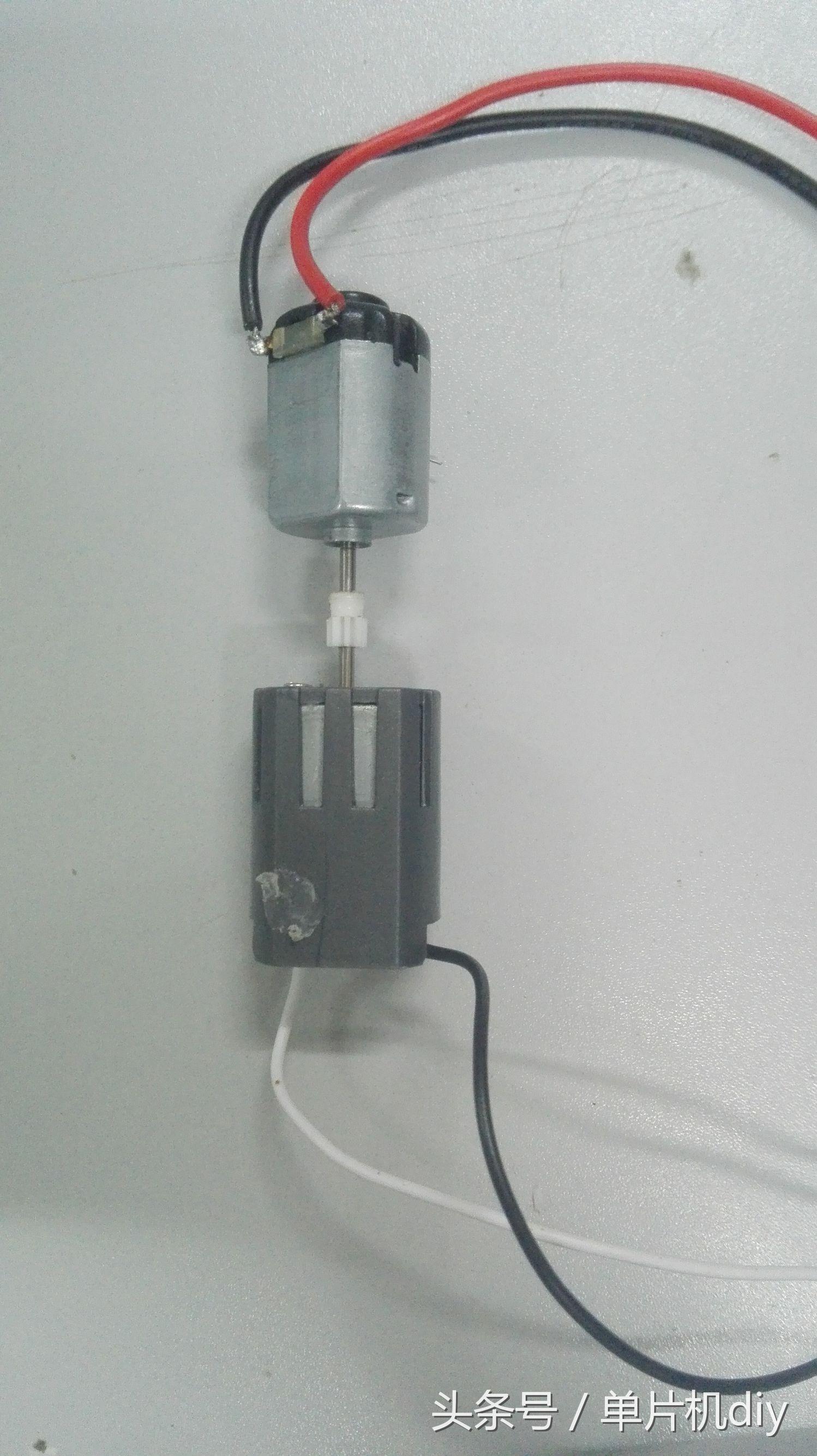 航模遥控器电量报警，重要性及其应对策略