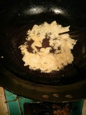 泡面中的鸡蛋花艺术，一种简单而美味的烹饪技巧