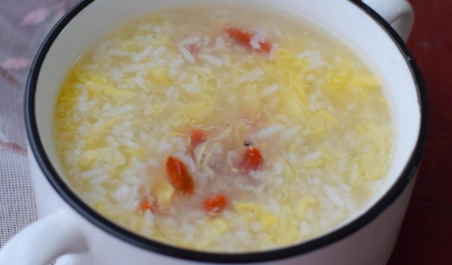 酒酿蛋花汤，美味与腥味的微妙平衡