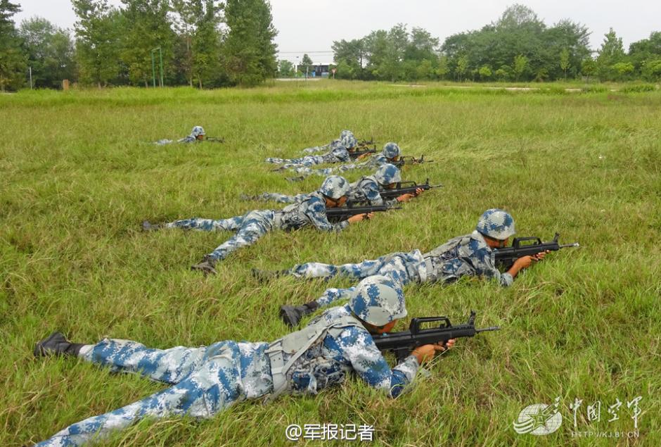 伞兵训练技术的难点