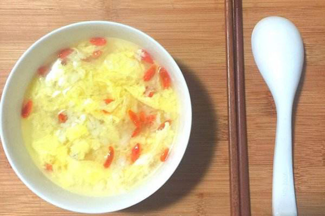 酒酿蛋花枸杞，传统美食与健康养生