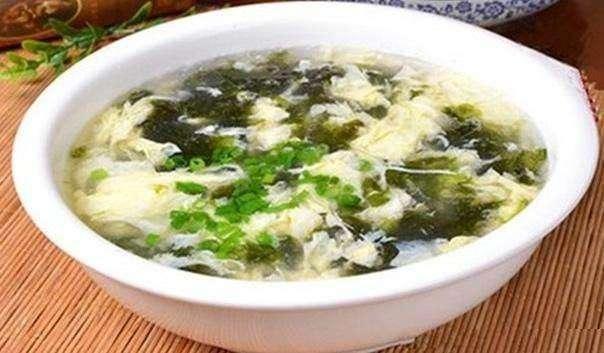 紫菜蛋花汤的正宗做法，一道家常美味汤品的完美呈现