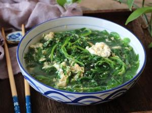 枸杞叶蛋花汤，一道健康美味的家常汤品