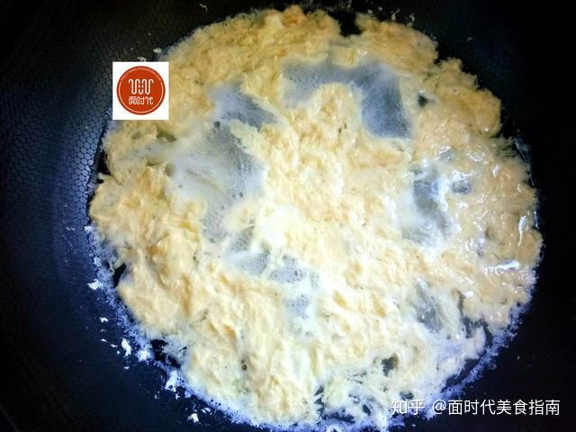 肉饼蒸蛋花的烹饪艺术与文化内涵
