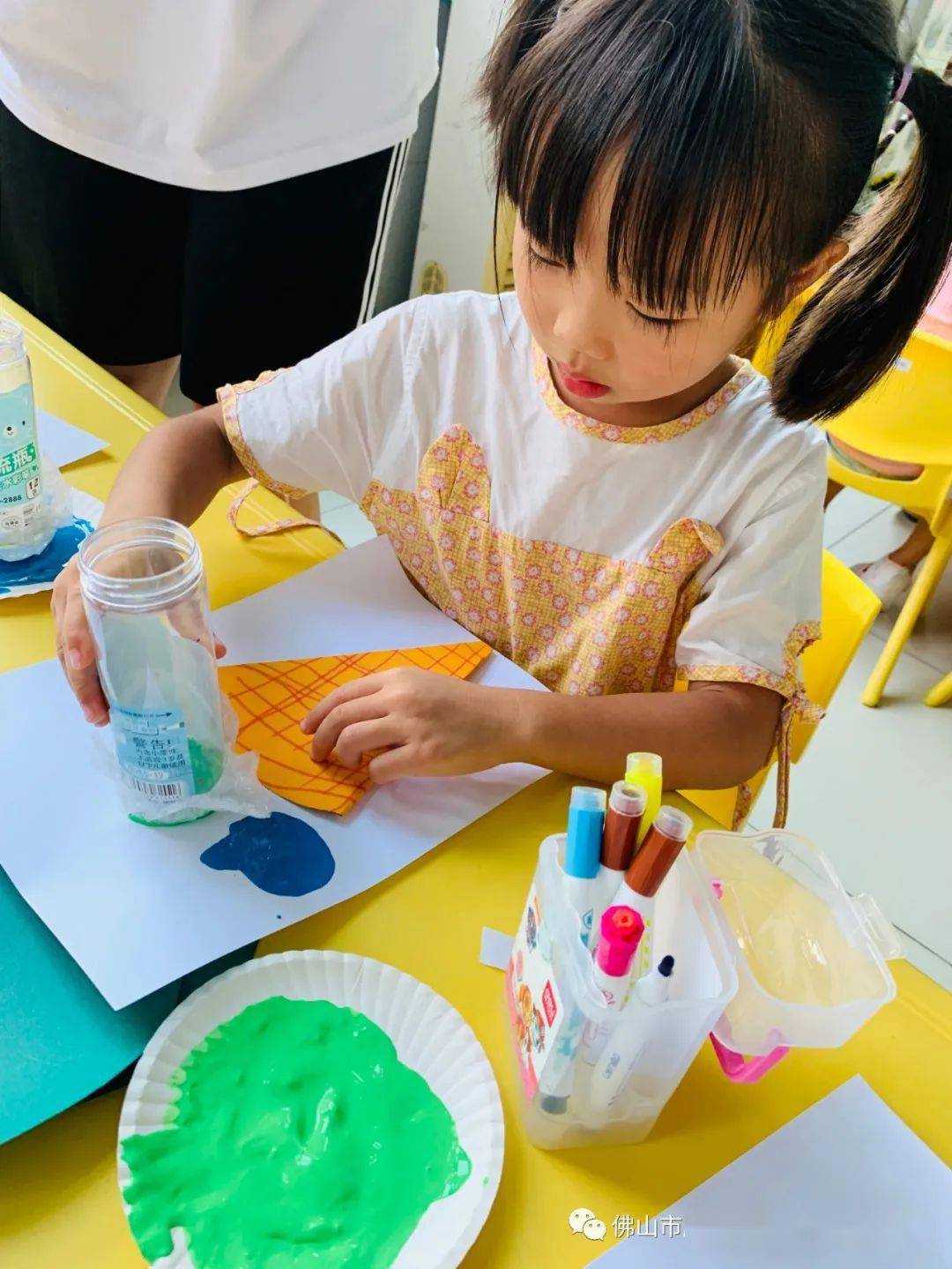 幼儿园中班美术案例，创意彩绘活动
