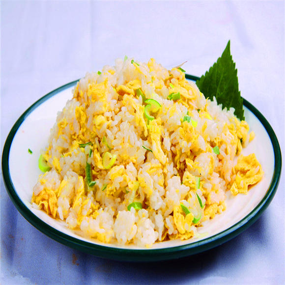 蛋花炒饭图片，美食的视觉盛宴