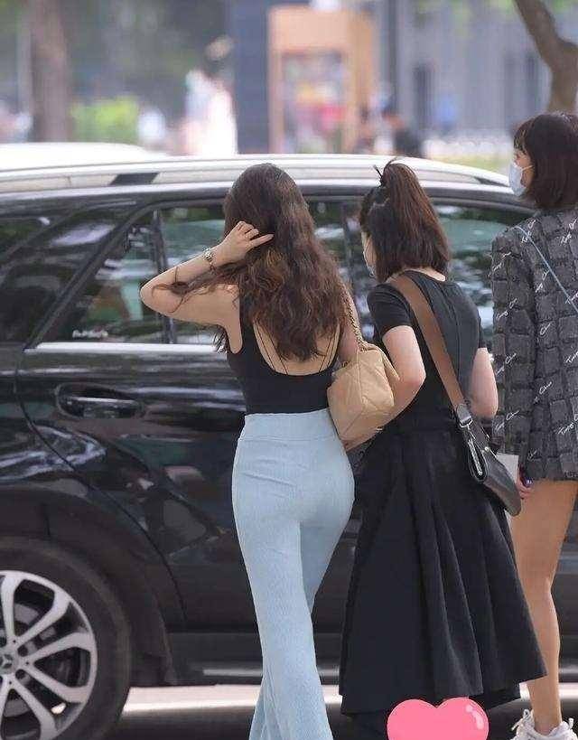 中班美术，妈妈的花裙子